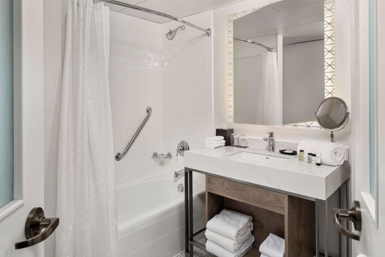 Sheraton Duluth Hotel Bagian luar foto